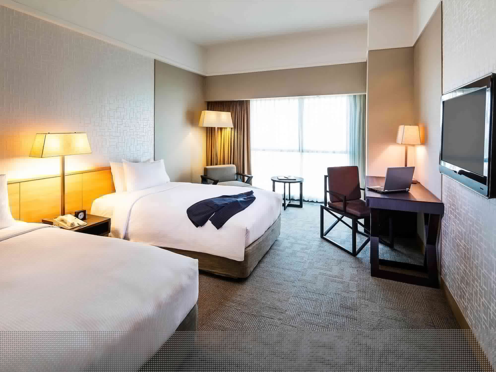 EXECUTIVE, TWIN BEDS