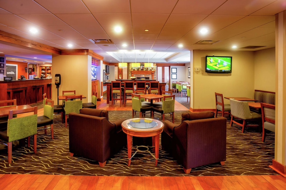 Hampton Inn Wheeling 44/56