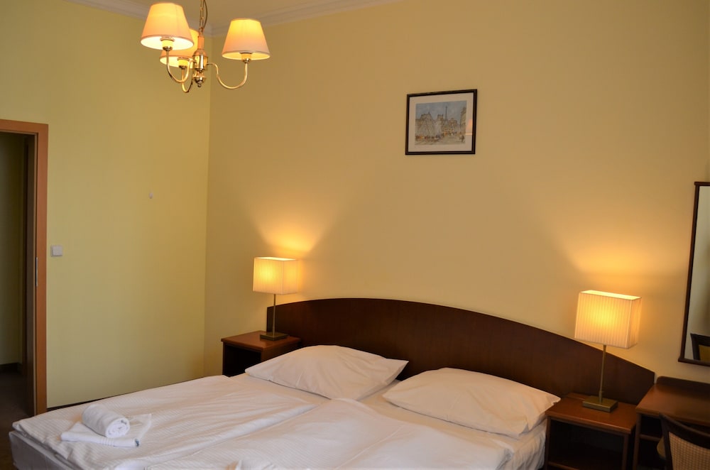 Hotel Petr 12/64