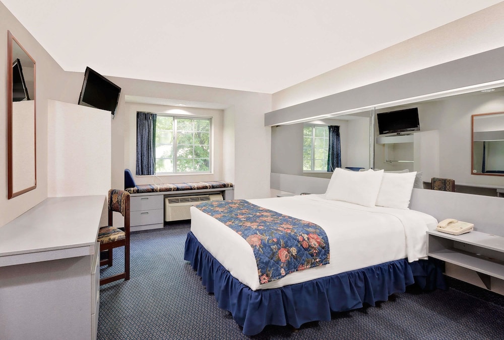 Microtel Inn & Suites by Wyndham Hagerstown 6/18
