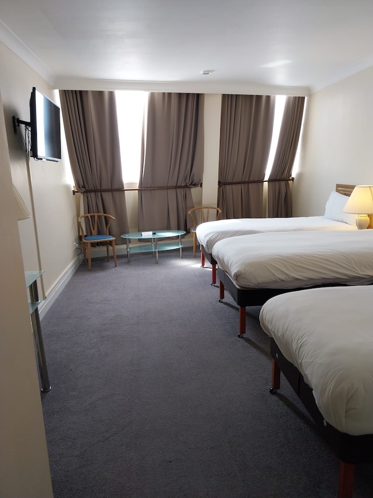 ROOM, TRIPLE