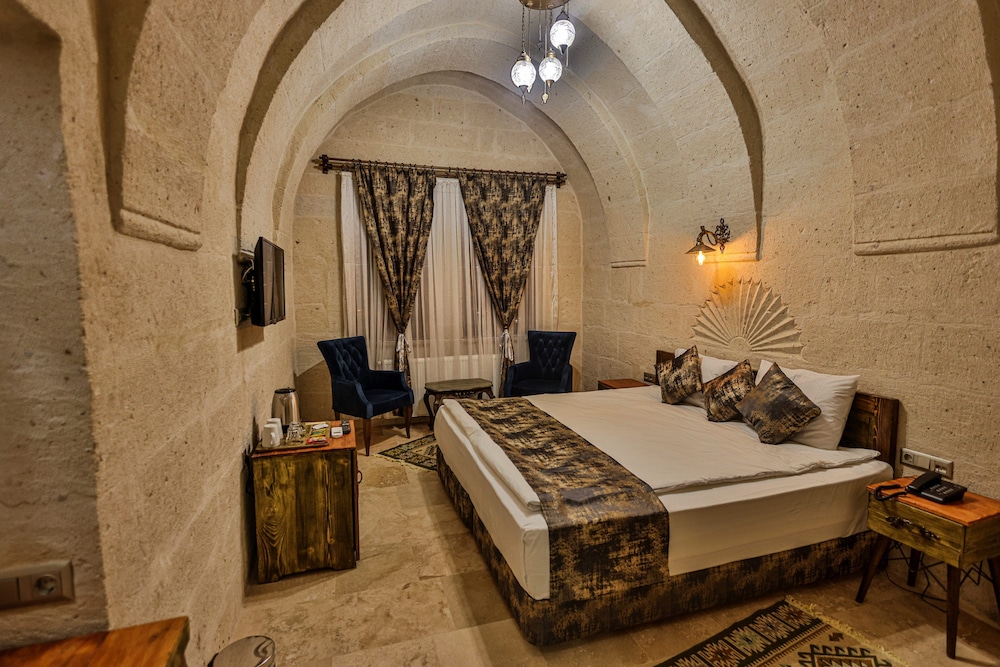 Caveadocia Stone Cave Hotel 10/36