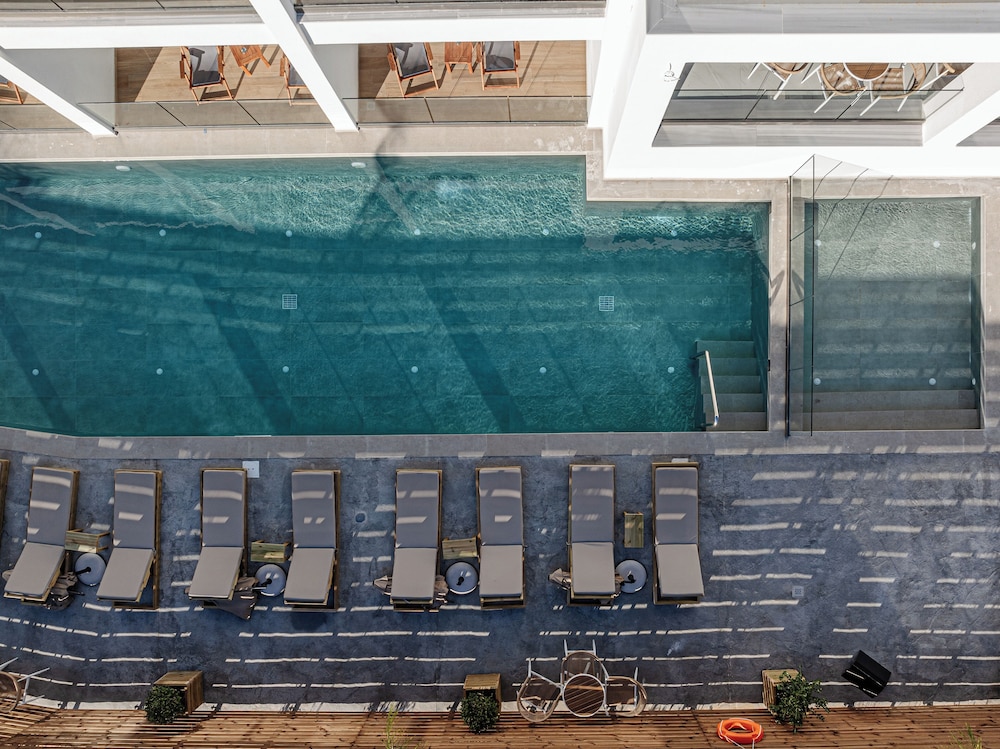 Magique Bleu Suites 47/50