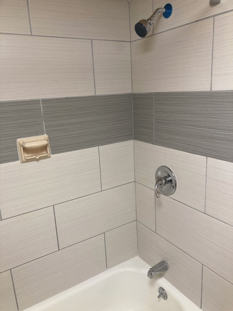 Howard Johnson 38/38