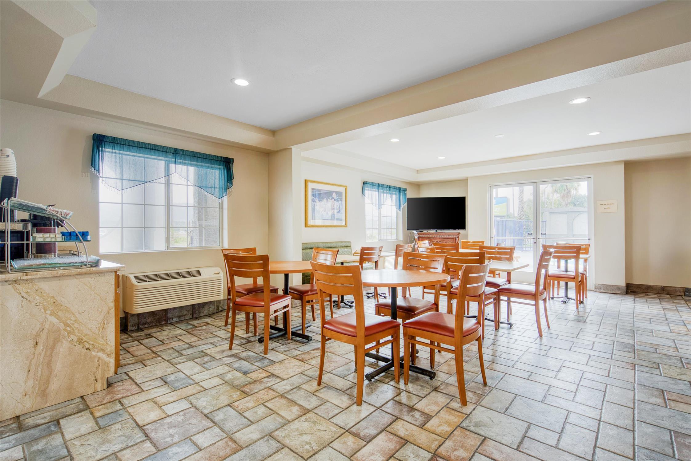 SureStay Hotel by Best Western Ukiah 10/17