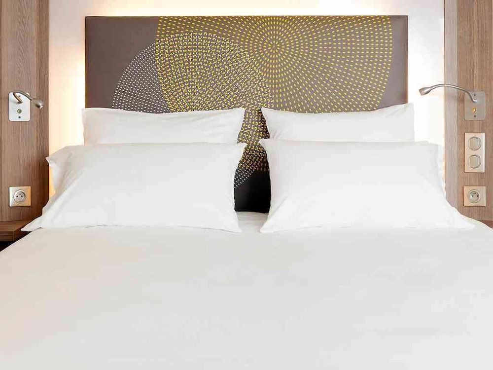NOVOTEL CHATEAU DE VERSAILLES 19/72
