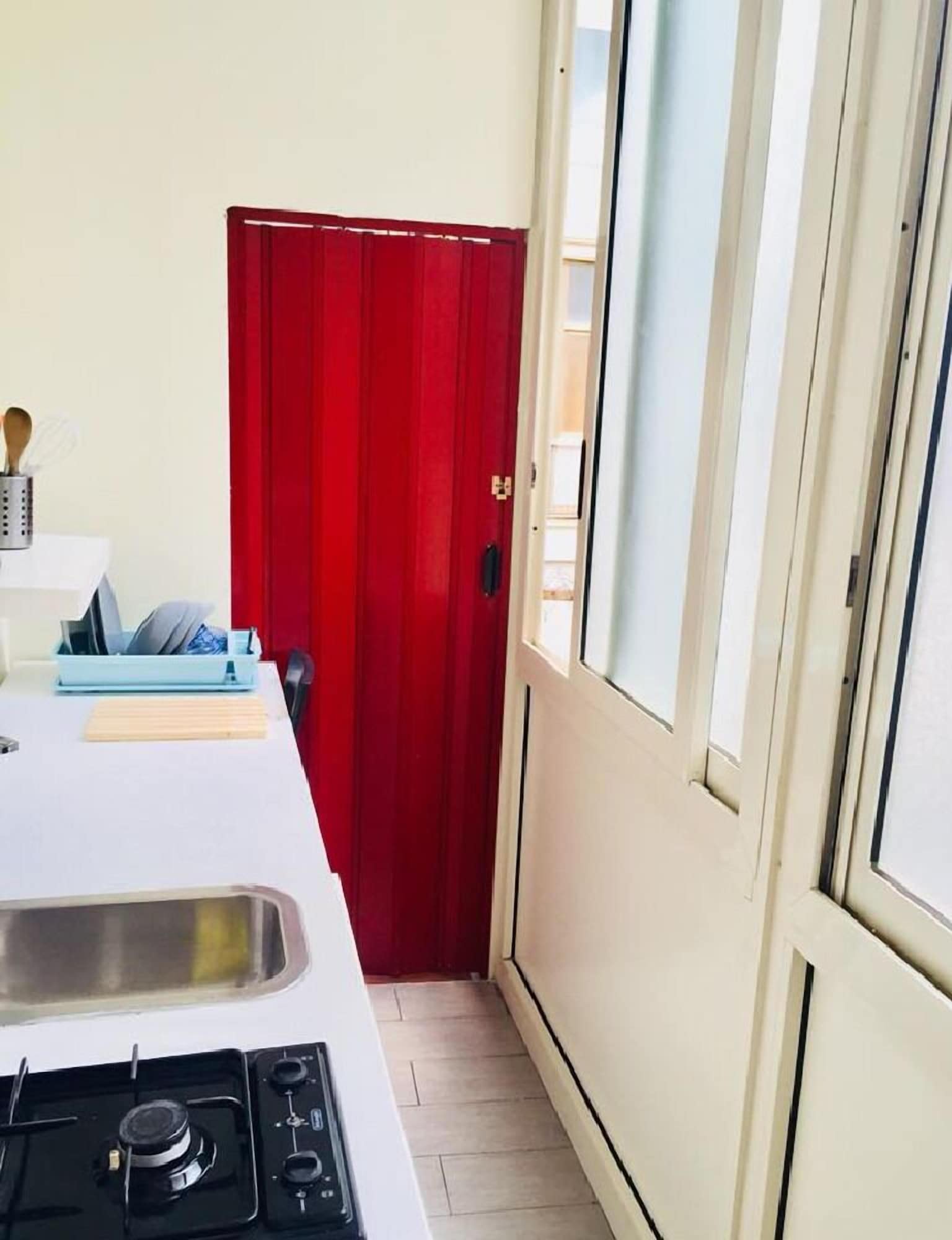 FAMILY, APARTMENT, KITCHENETTE