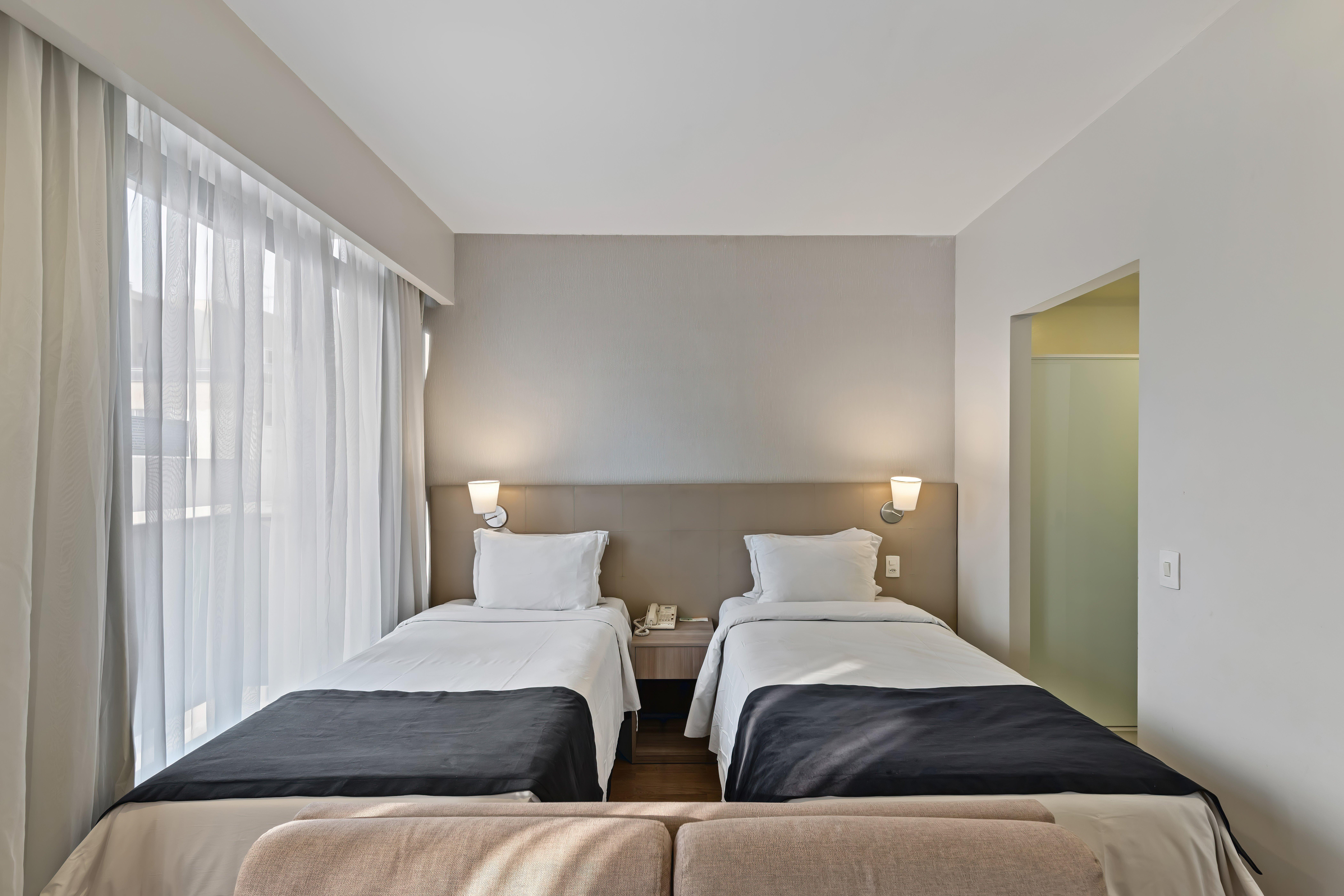 Studio, Twin Beds