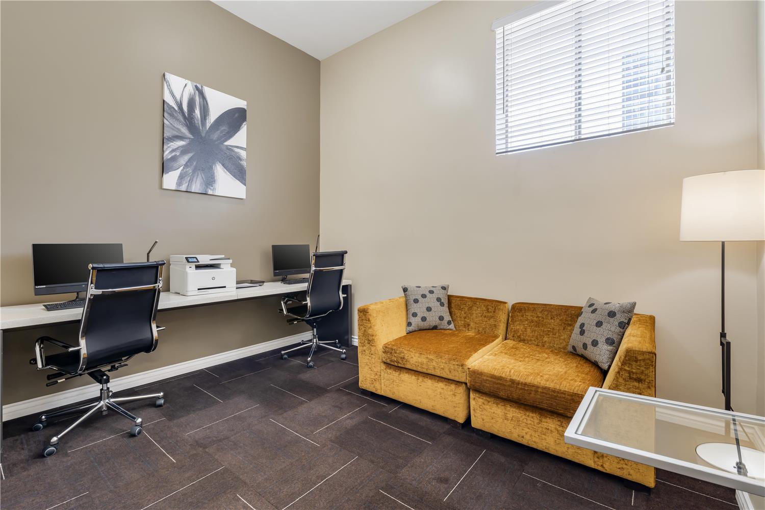 Best Western Plus LA Mid Town Hotel 33/37