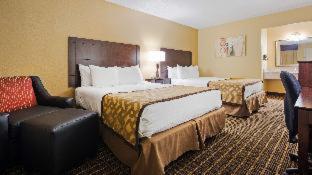 غرفة بسرير كينج مع أريكة، Best Western Green Tree Inn 3/10