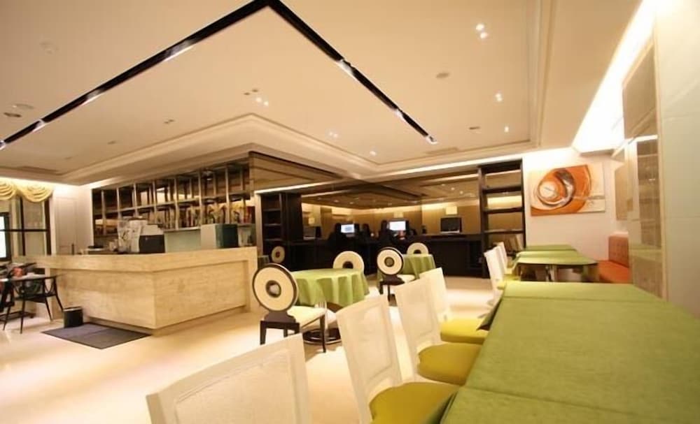Grand Earl Hotel 5/48