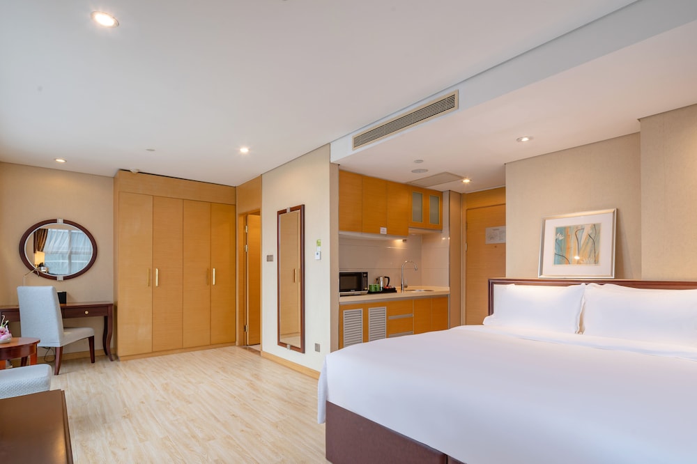 Regal Plaza Hotel Residence 6/35