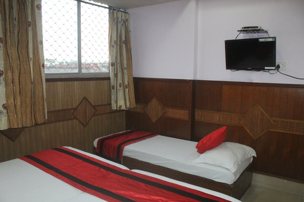 Hotel Heera 18/37