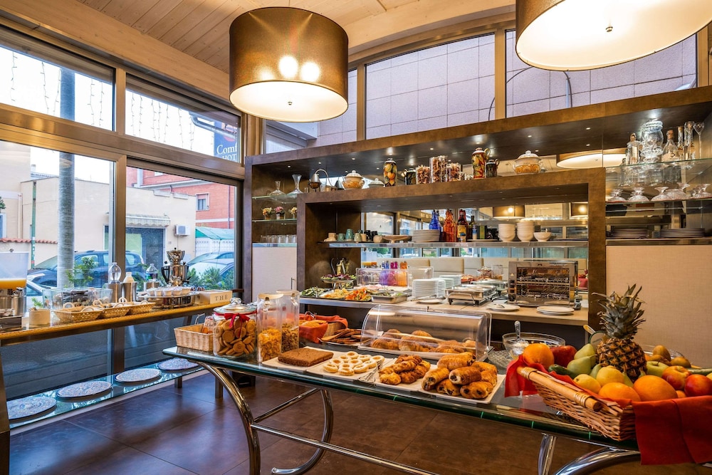 restaurant cafeteria