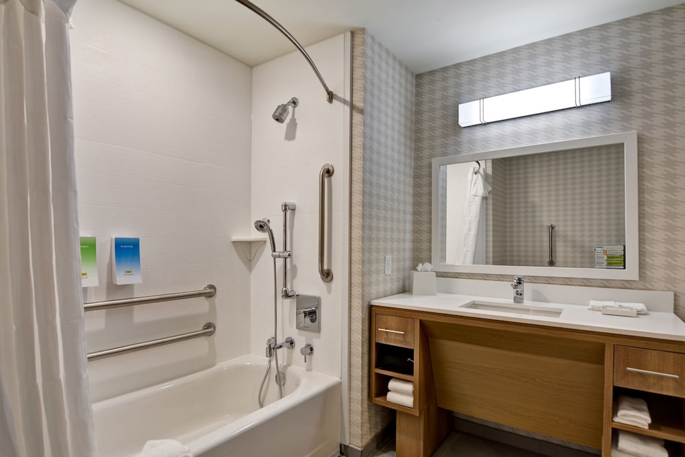 Home2 Suites By Hilton Daytona Beach Speedway Fl 18/56