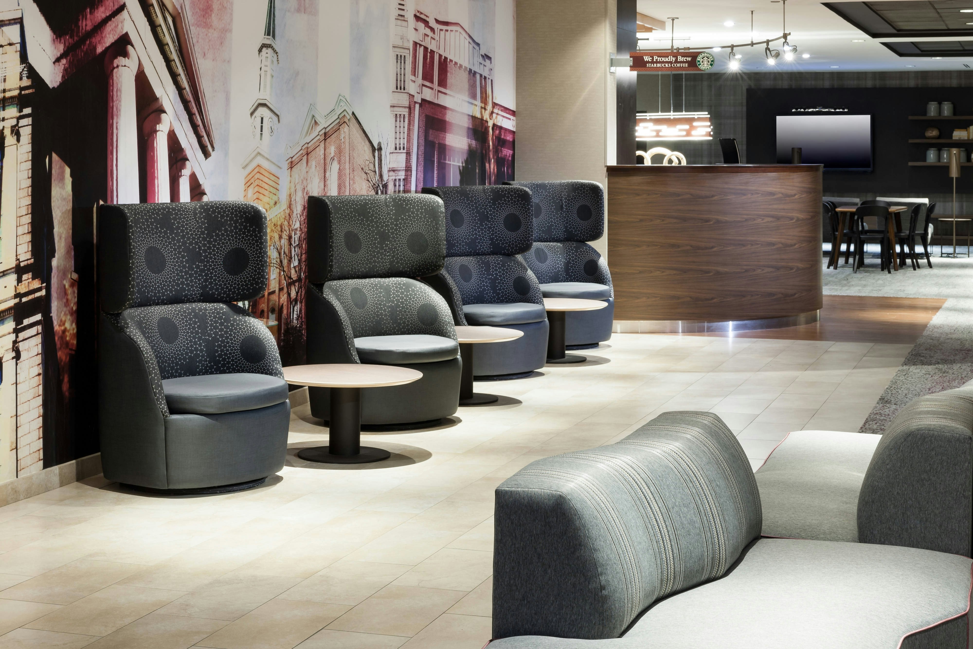 Courtyard By Marriott Alexandria Old Town Southwest 10/17