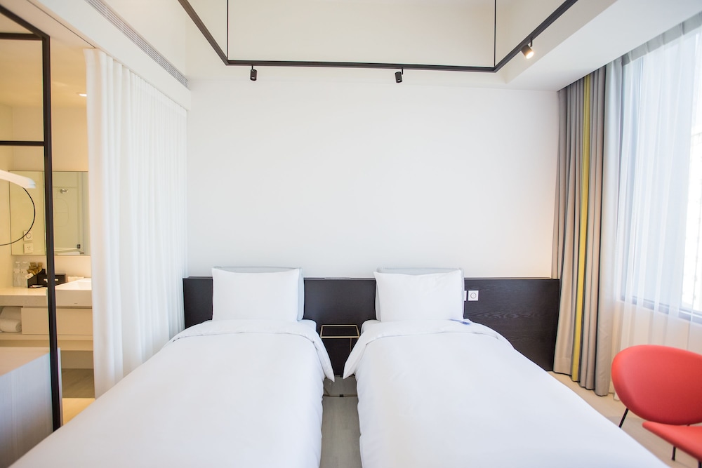 STANDARD, TWIN BEDS