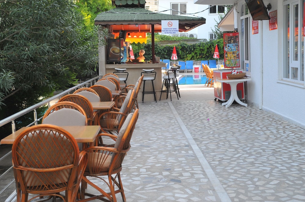 Dilhan Hotel 28/31