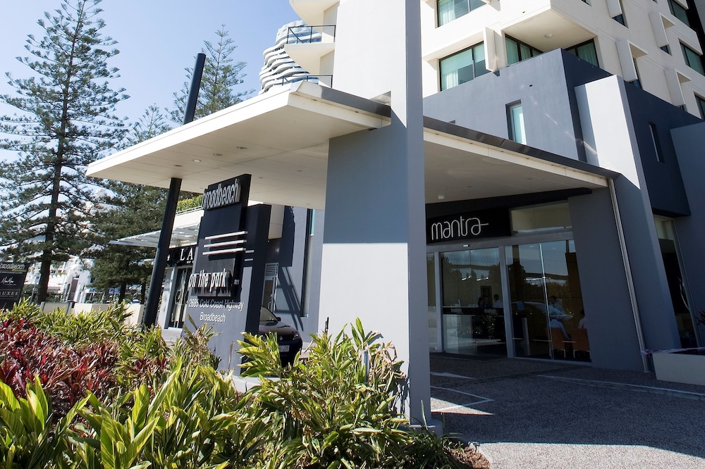 Mantra Broadbeach on the Park 2/70