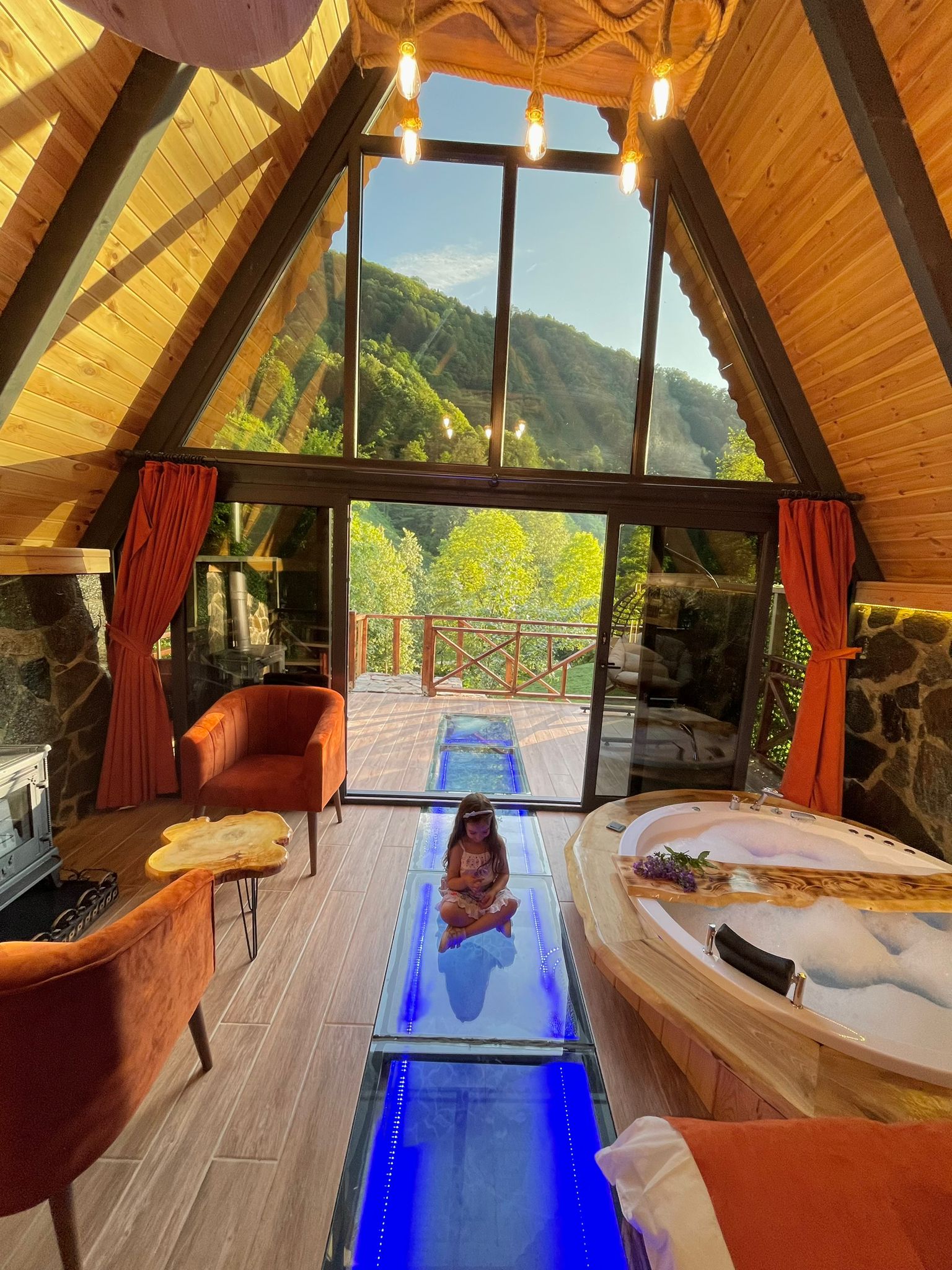 Waterfall Bungalow 6/20