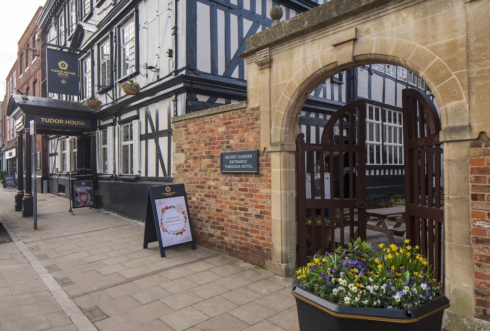 Tudor House Hotel 77/85