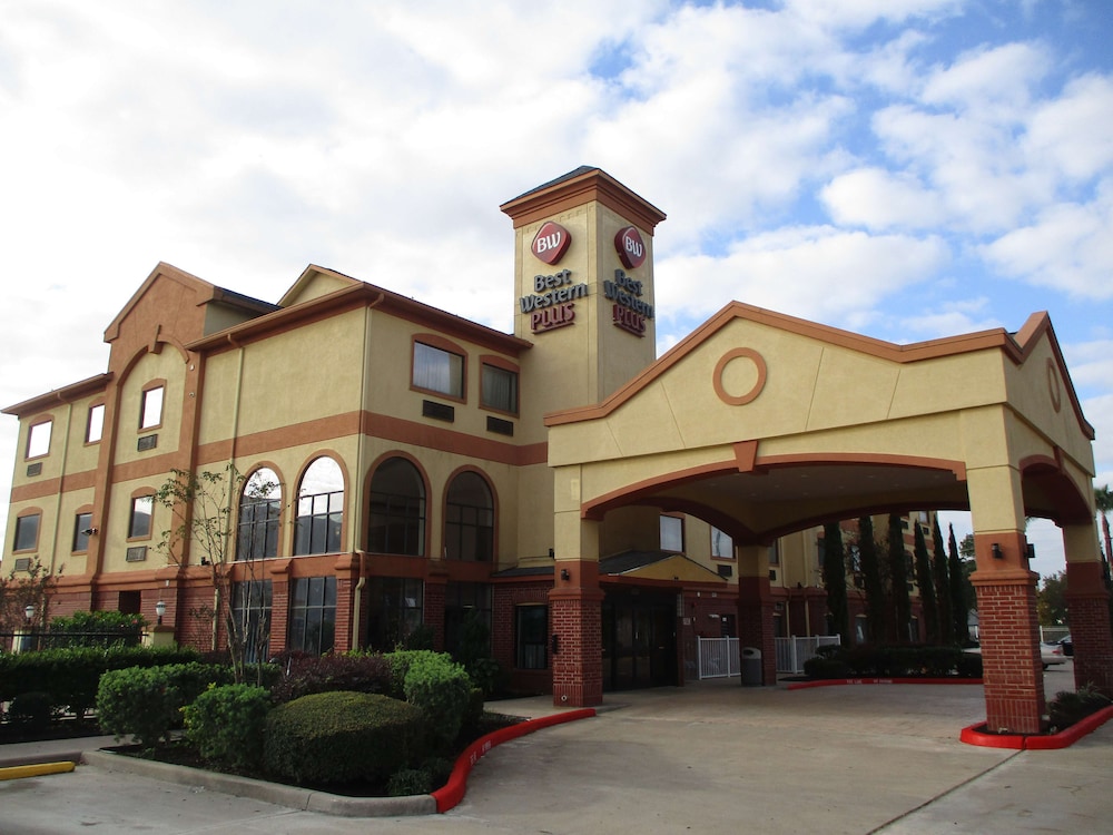 Days Inn & Suites by Wyndham Sam Houston Tollway 43/50