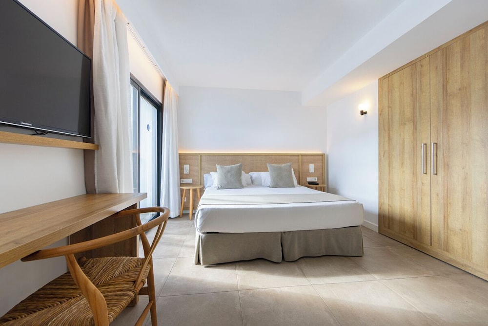 Ferrer Sofia Aparthotel 20/65