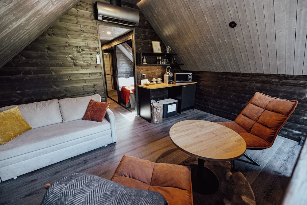 Aurora Villa 31/49