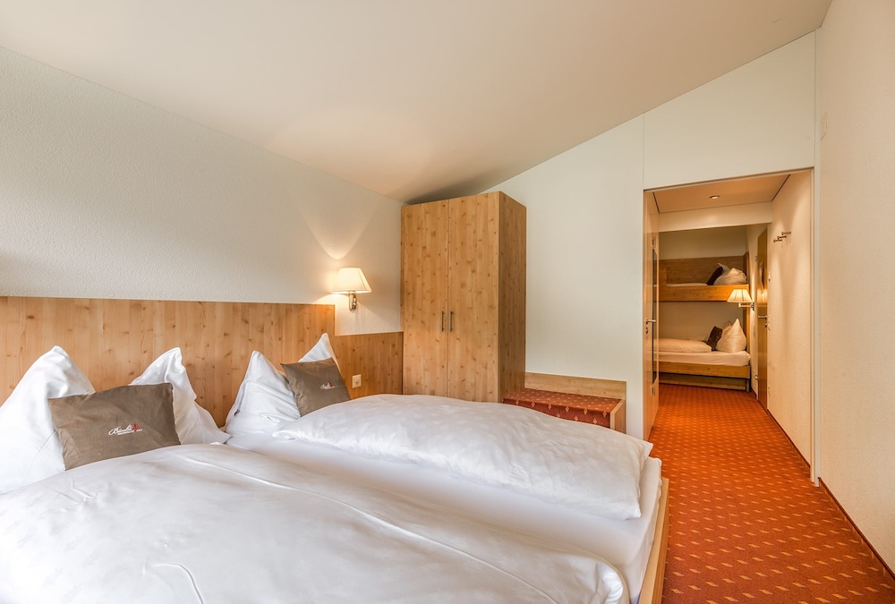 Family, Triple, 1 King and 1 Single Beds, Mountain View, Balcony