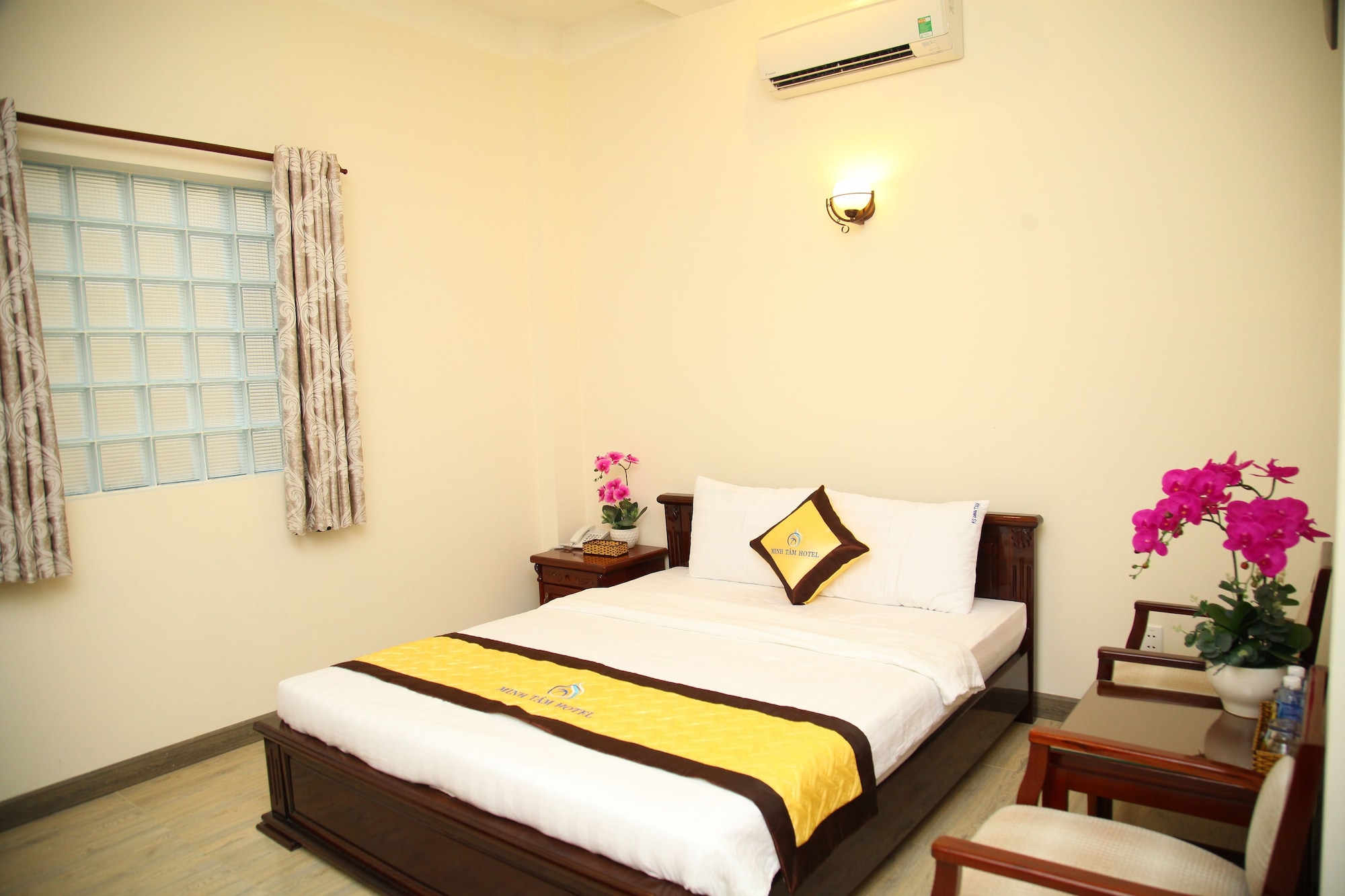 SUPERIOR, DOUBLE BED