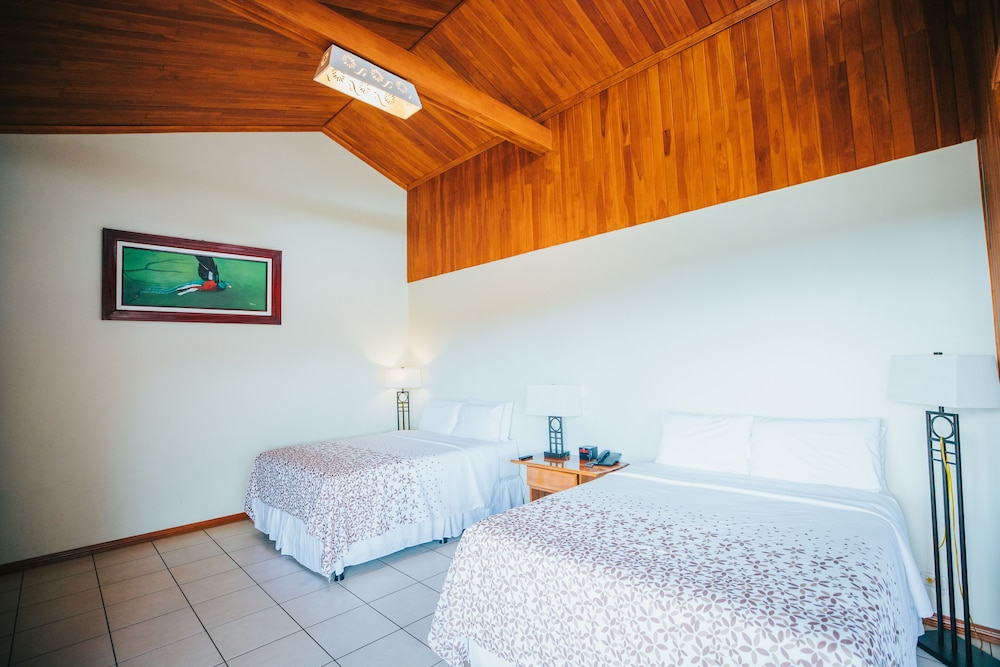 Hotel Ficus Monteverde 24/74