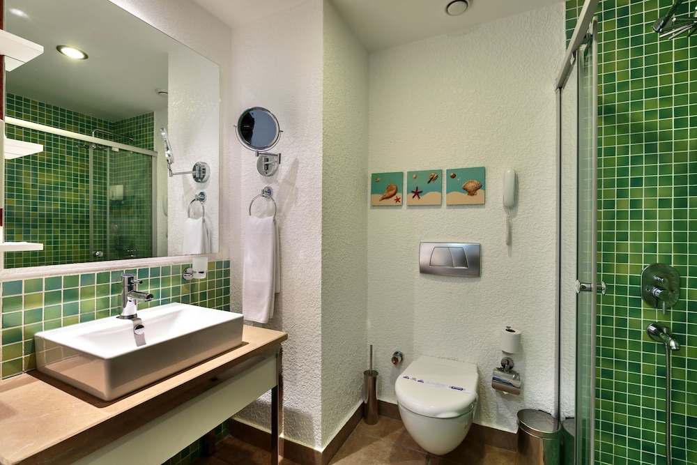 Sunis Evren Beach Resort Hotel and Spa 24/66