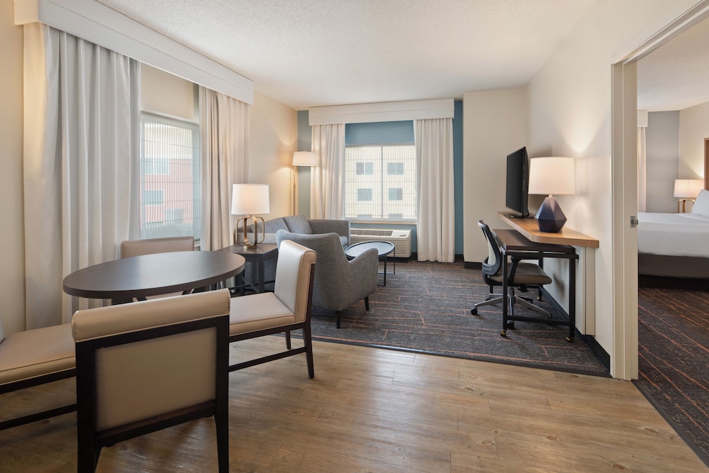 Holiday Inn Hotel Suites Maple Grove Nw Mpls Arbor Lks 55/76