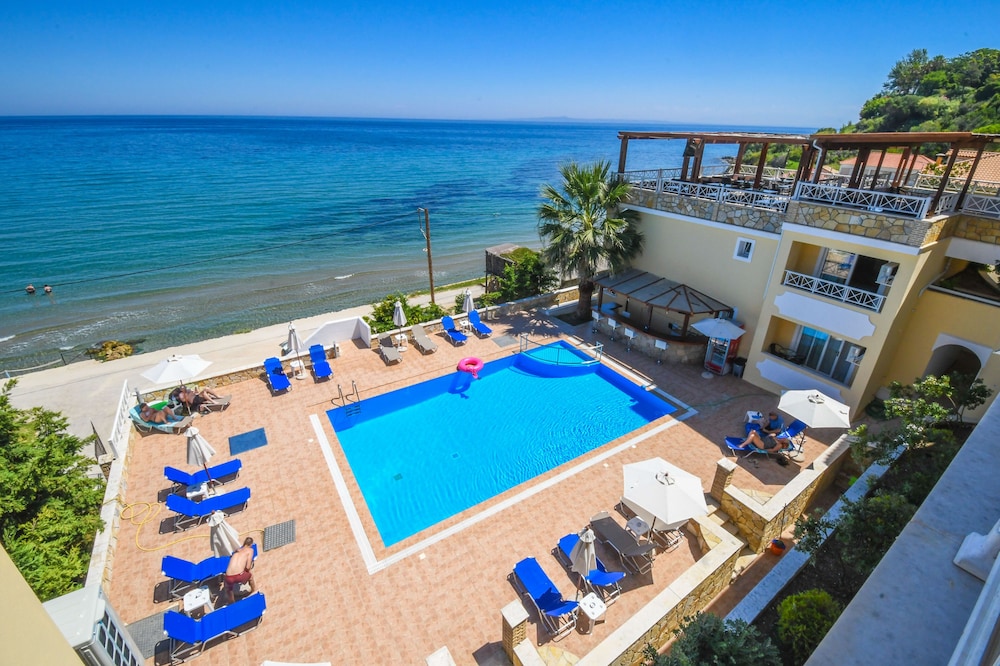Nefeli Beach 37/44
