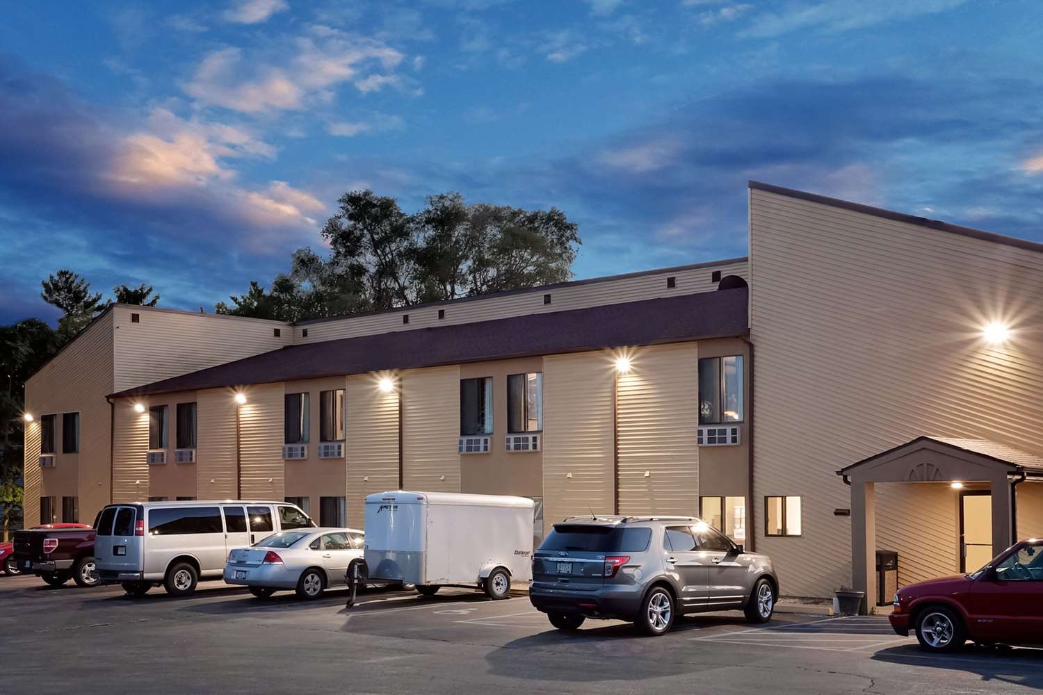 Econo Lodge Canton North 15/15