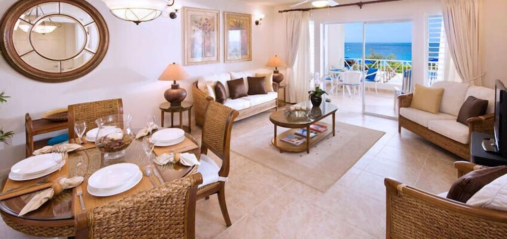 Beach View Hotel 18/50