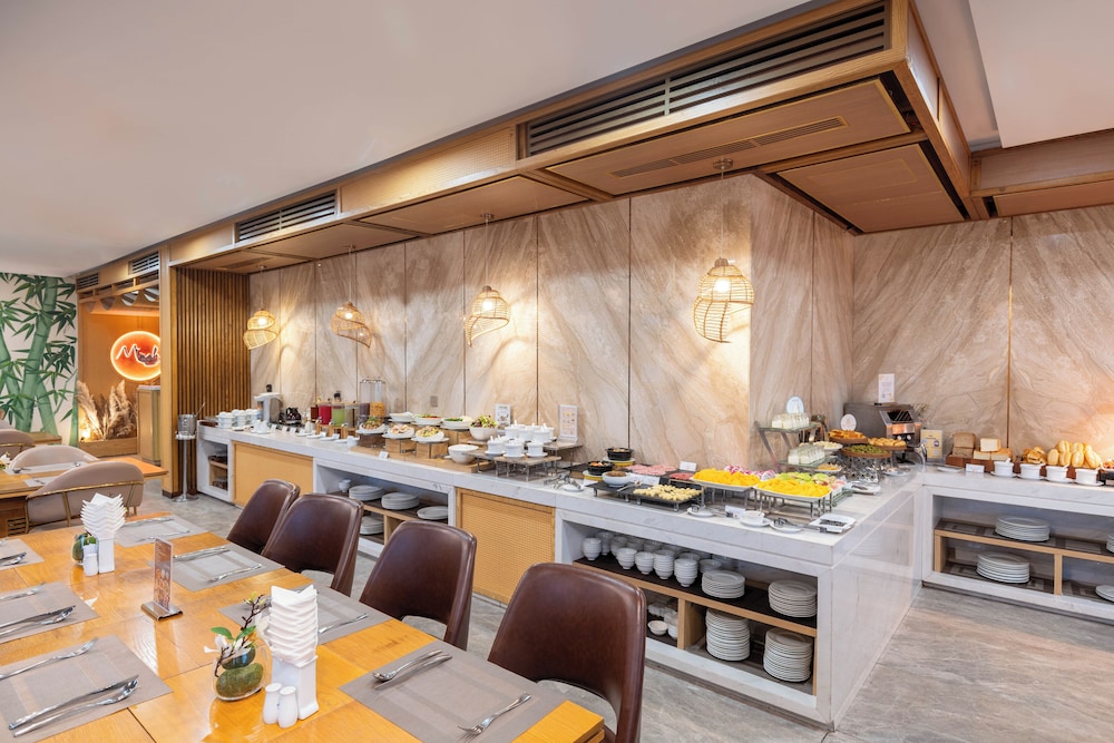 HAIAN Riverfront Hotel 48/60
