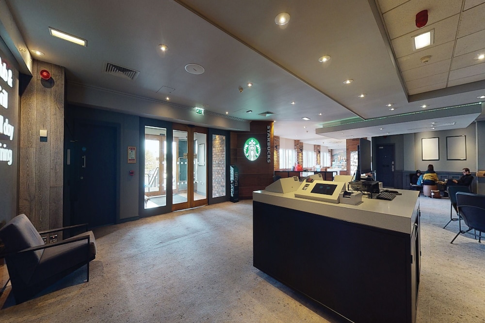 Village Birmingham Dudley Hotel Leisure Club 44/64