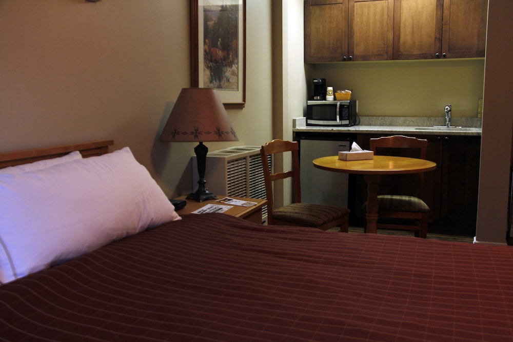 Aspen Village Inn 28/79
