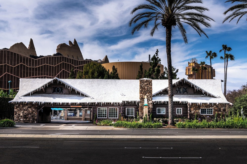 Alpine Inn Near Convention Center And the Park 5/44