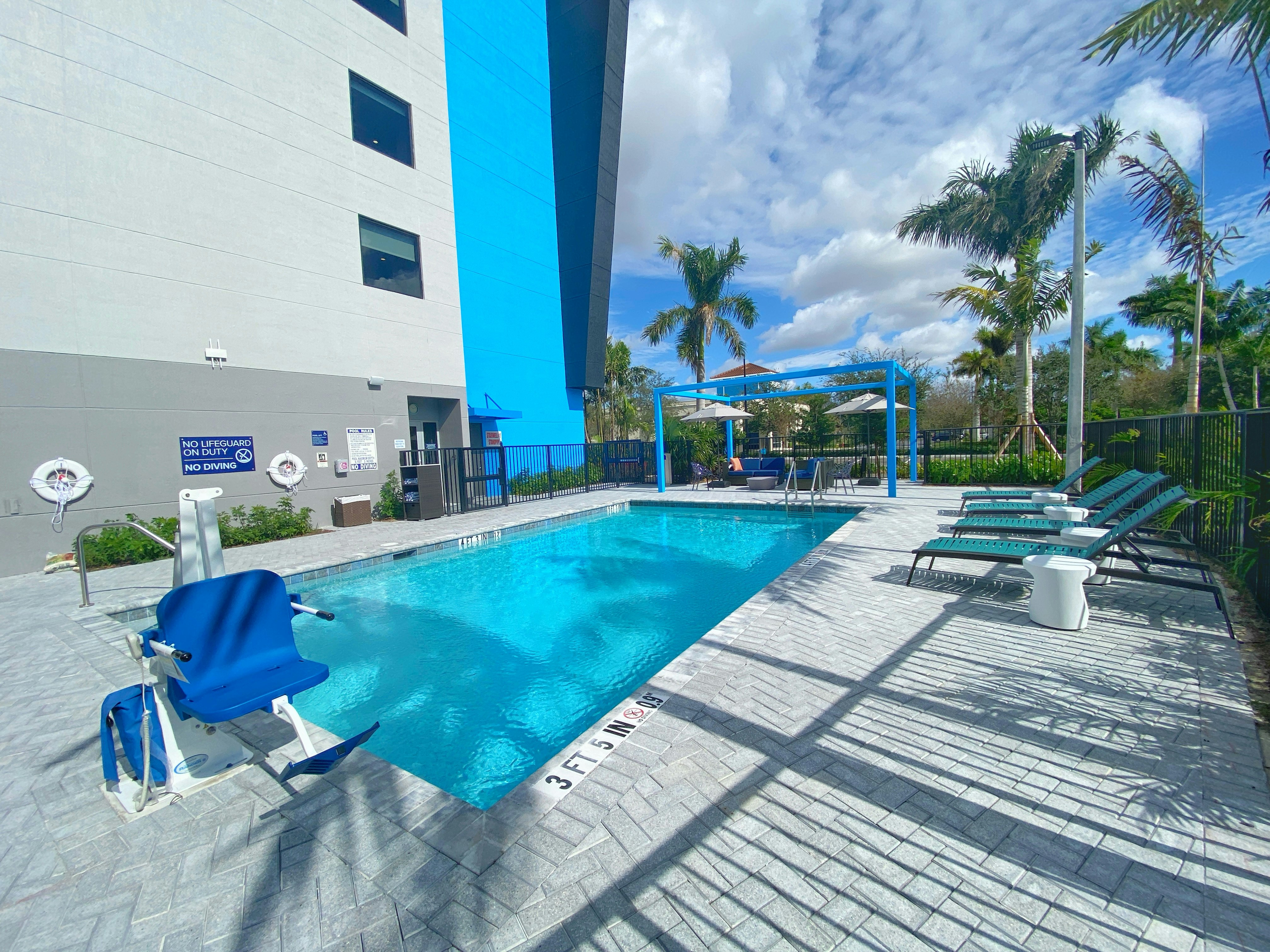 Tru by Hilton Miramar 32/32
