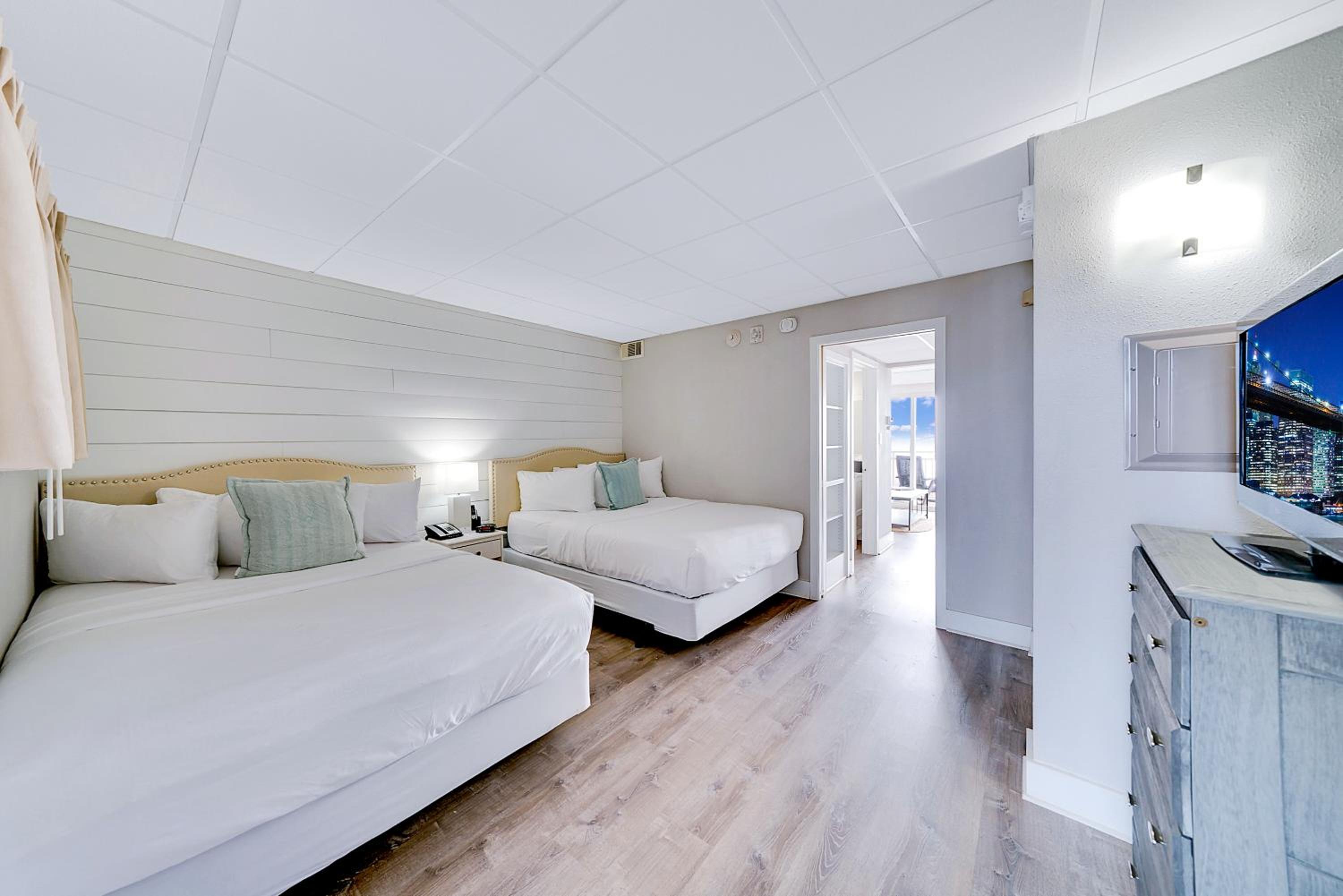 The Montreal Beach Resort 20/50