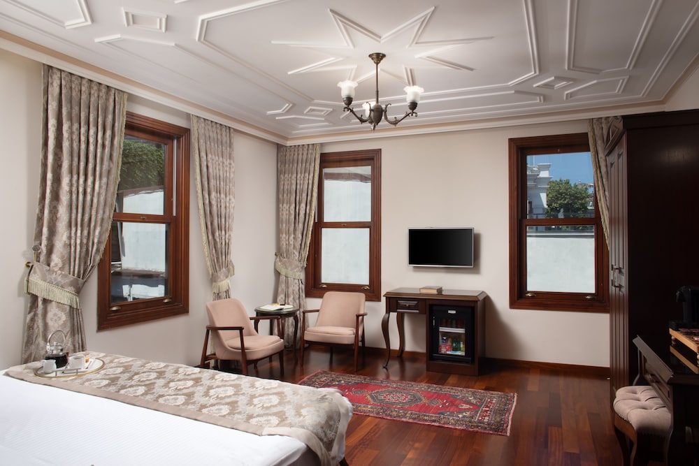 BENDER HOTEL 26/46