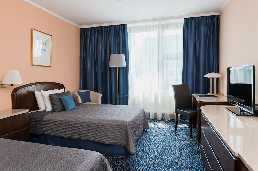 CLASSIC, DOUBLE OR TWIN BED