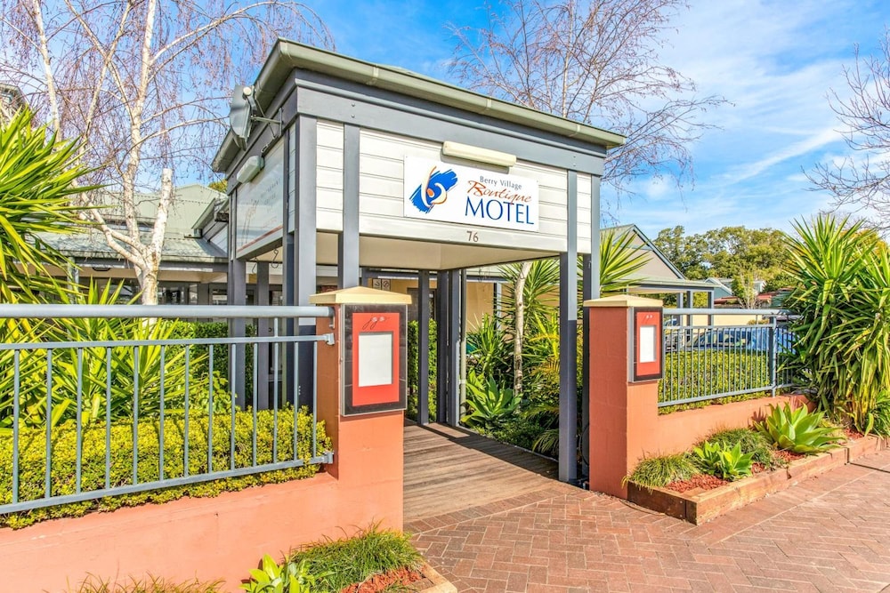BERRY VILLAGE BOUTIQUE MOTEL 4/49