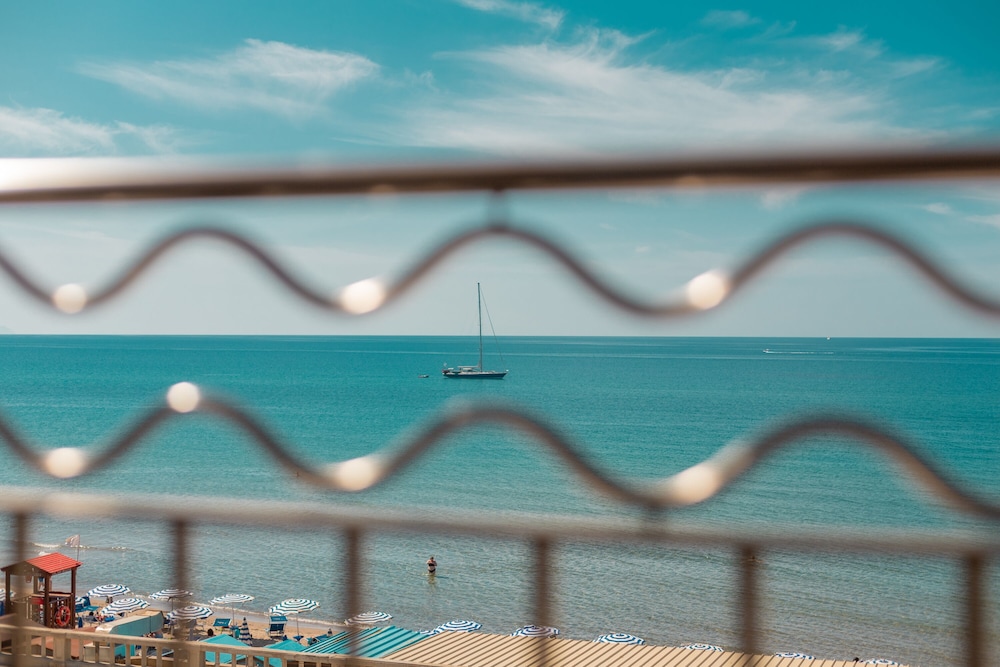Hotel Riva del Sole 2/50