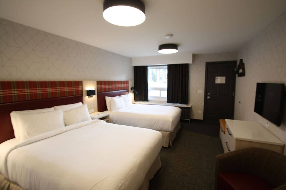 STANDARD, 2 QUEEN BEDS