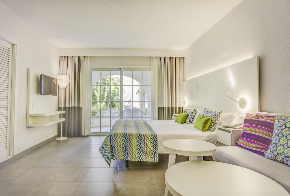 TUI Magic Life Cala Pada 17/65