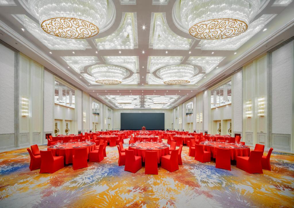 Grand Mercure Wuxi Huishan 53/76