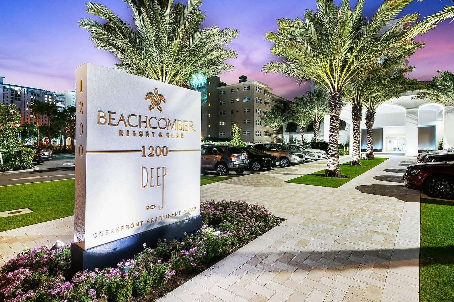 Beachcomber Oceanfront Resort Villas 4/71